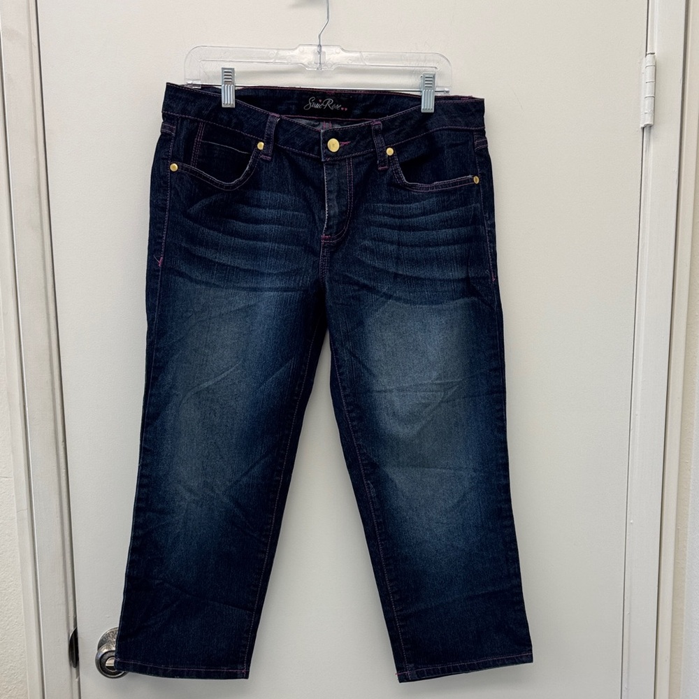 Stylish Dark Blue Cropped Jeans